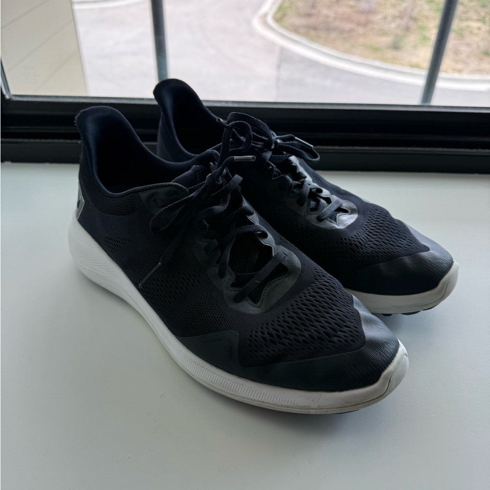 Men's Black Athletic Shoes